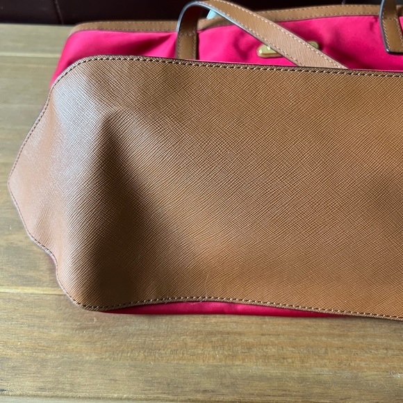 Michael Kors Kempton tote. Measures 14”x10”x5” pre owned - Picture 2 of 11